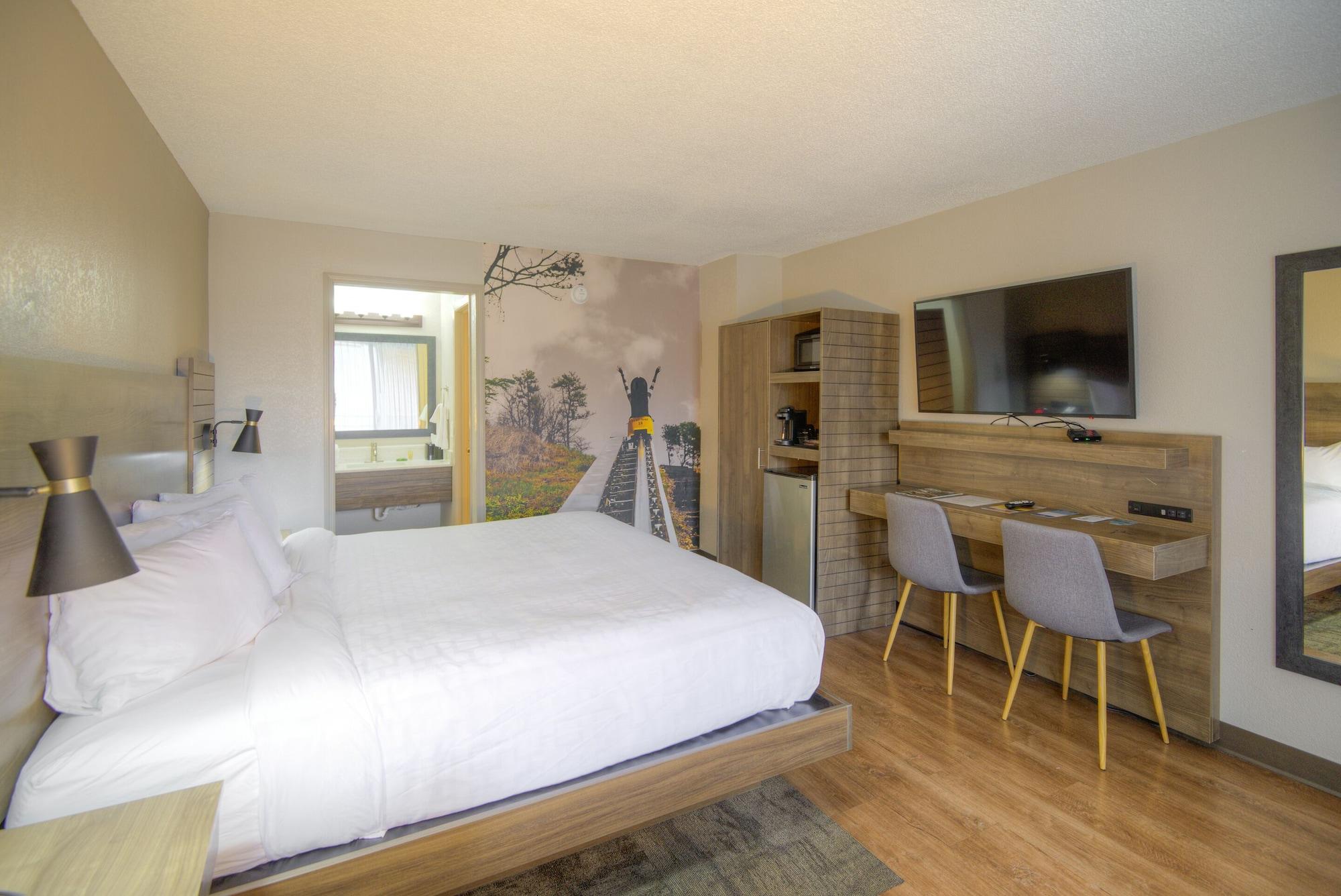 Отель Clarion Pointe Downtown Гатлинбург Экстерьер фото
