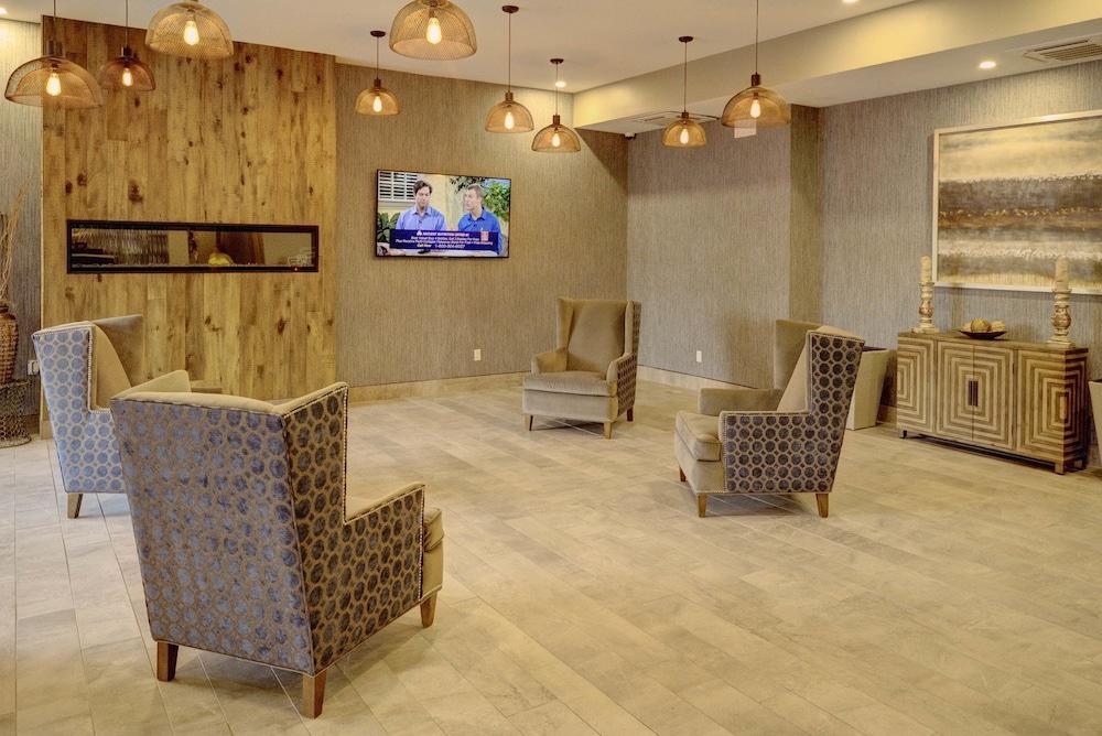 Отель Clarion Pointe Downtown Гатлинбург Экстерьер фото