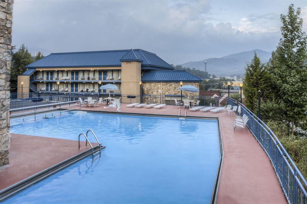 Отель Clarion Pointe Downtown Гатлинбург Экстерьер фото
