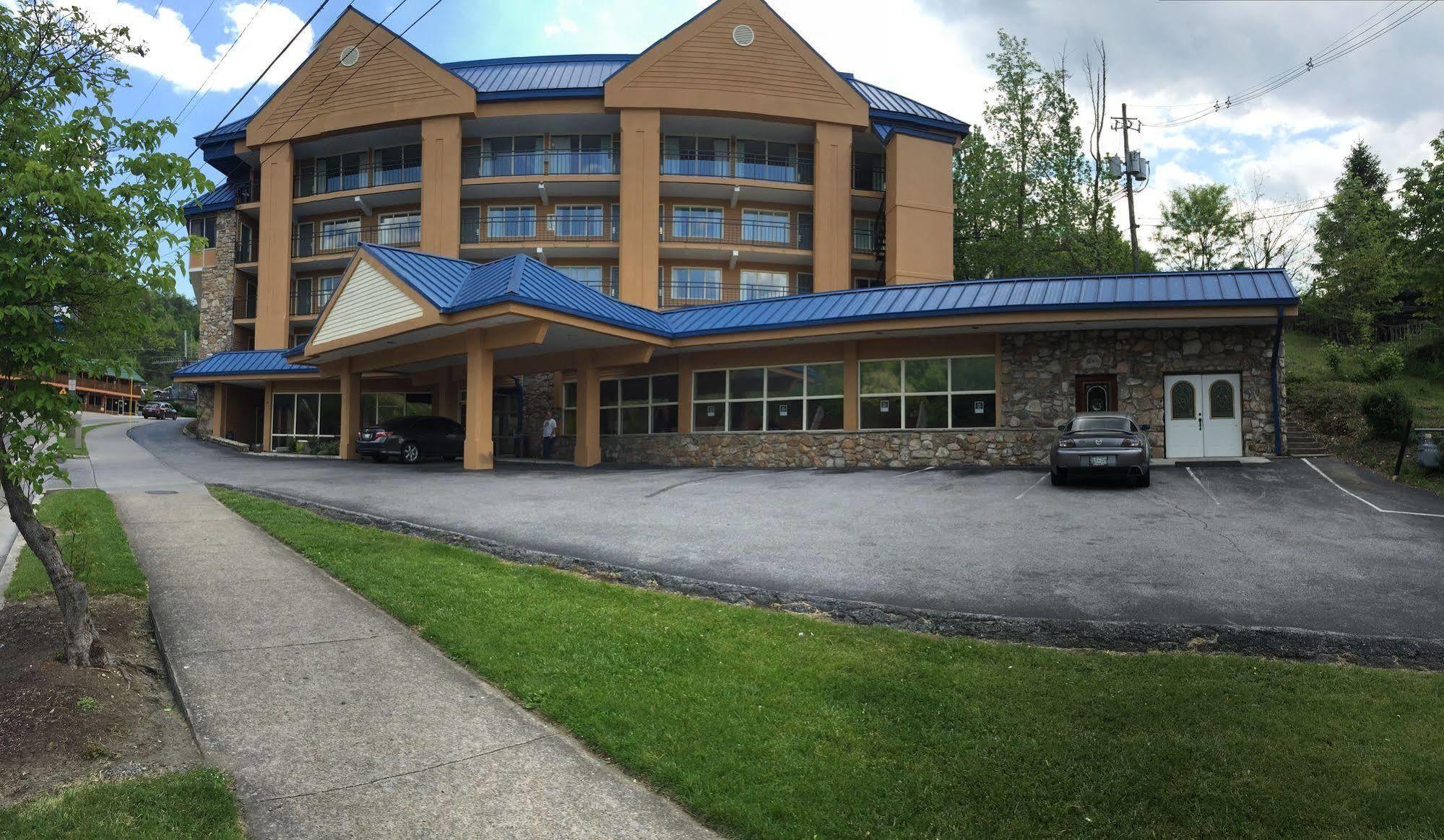 Отель Clarion Pointe Downtown Гатлинбург Экстерьер фото